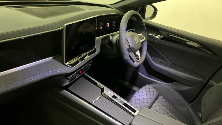 Volkswagen Passat 1.5 eTSI R-Line 5dr DSG Petrol Estate